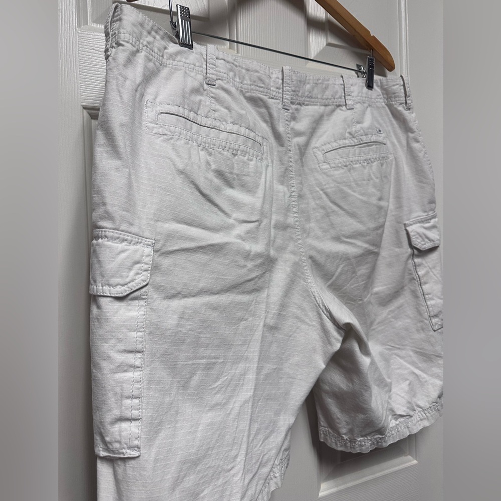Mens Izod Cargo Khakis Size 38 - Picture 8 of 11